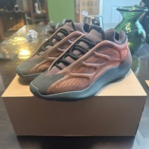 YEEZY 700 Copper Fade | Size 7.5